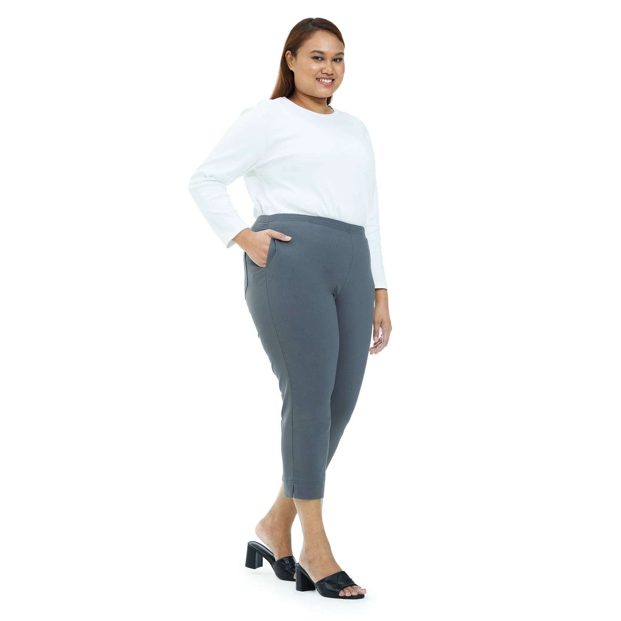 Signature Ultra-Stretch Cropped Pants